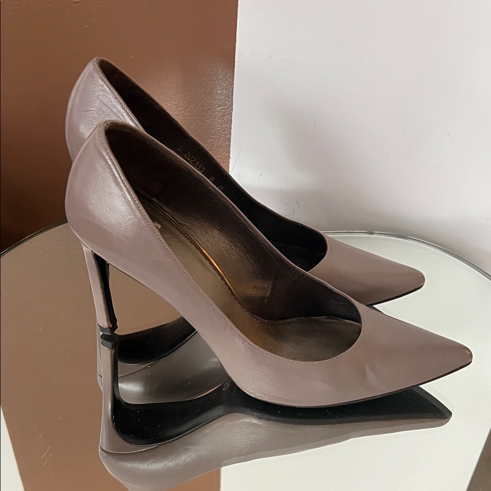 Stuart Weitzman Taupe Women's Heels